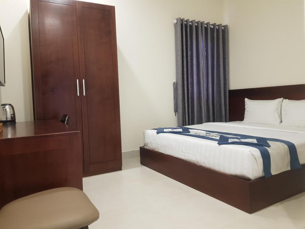 Standard King Room,754387588:JPEG